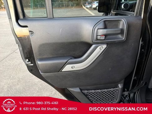 Used 2016 Jeep Wrangler Unlimited Sahara image 23