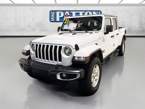 Used 2021 Jeep Gladiator Sport image 3