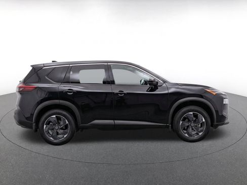 Used 2025 Nissan Rogue SV AWD/4WD image 8
