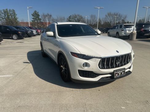 Used 2017 Maserati Levante S image 3