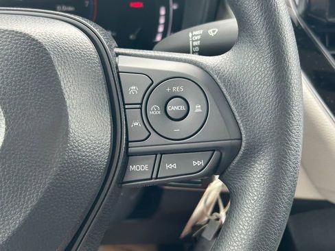 Used 2026 Toyota Corolla LE image 33