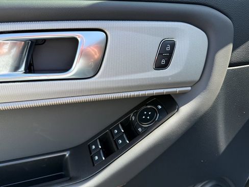 New 2026 Ford Explorer Active w/ Active Comfort Package AWD/4WD image 18