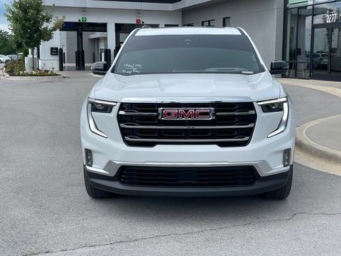 Used 2024 GMC Acadia Elevation w/ Luxury Package FWD image 2