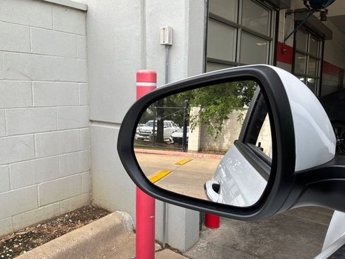 Used 2025 Buick Encore GX Preferred FWD image 17