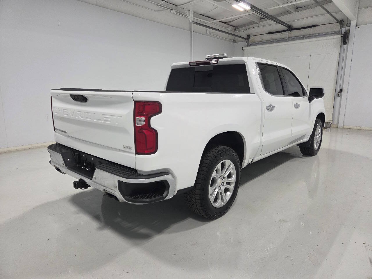 Used 2024 Chevrolet Silverado 1500 LTZ w/ LTZ Convenience Package II AWD/4WD image 10