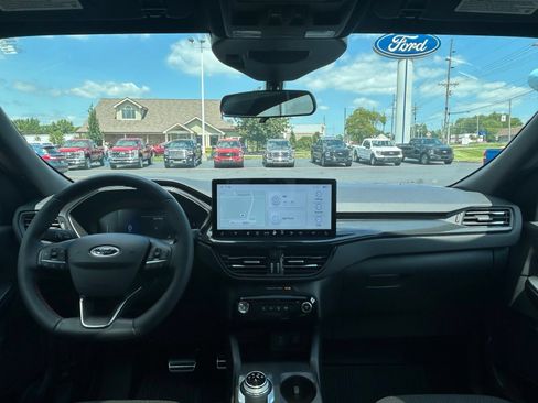 Used 2023 Ford Escape ST-Line w/ Tech Pack #1 AWD/4WD image 12