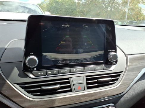 New 2025 Nissan Altima 2.5 SV image 10