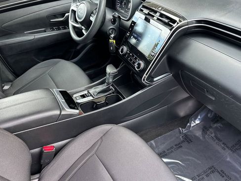 Used 2022 Hyundai Tucson SE image 16