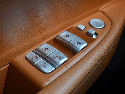 Used 2018 BMW 740i xDrive image 17