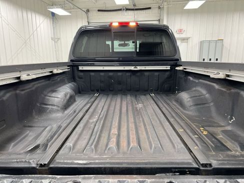Used 2014 Nissan Frontier SV w/ SV Value Truck Package AWD/4WD image 23