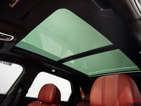 Used 2018 Bentley Bentayga image 84