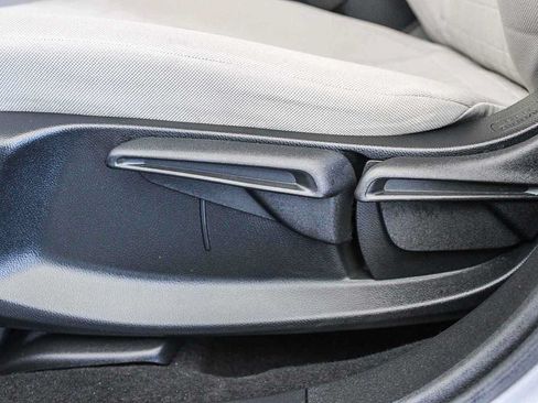 Certified 2023 Honda HR-V LX image 19