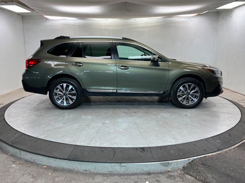 Used 2019 Subaru Outback 3.6R Touring image 7