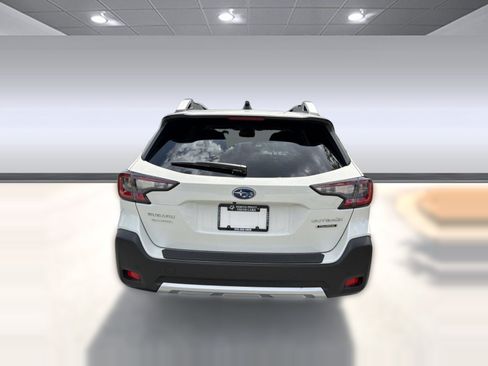 Used 2025 Subaru Outback Touring w/ Popular Package #2 AWD/4WD image 10
