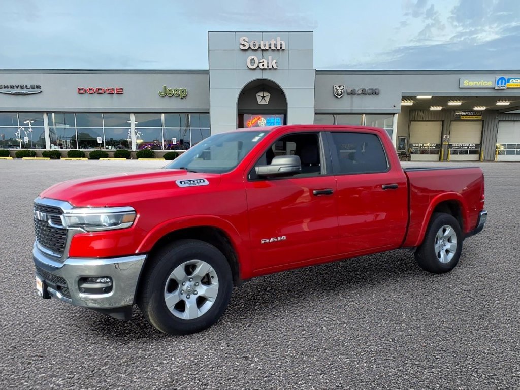 Used 2025 RAM 1500 Big Horn AWD/4WD image 4