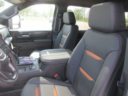 New 2026 GMC Sierra 2500 AT4 w/ AT4 Premium Plus Package image 12