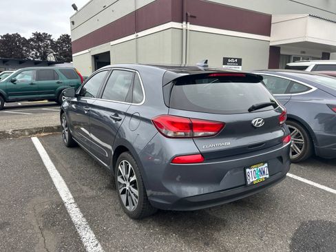 Used 2018 Hyundai Elantra GT FWD image 4