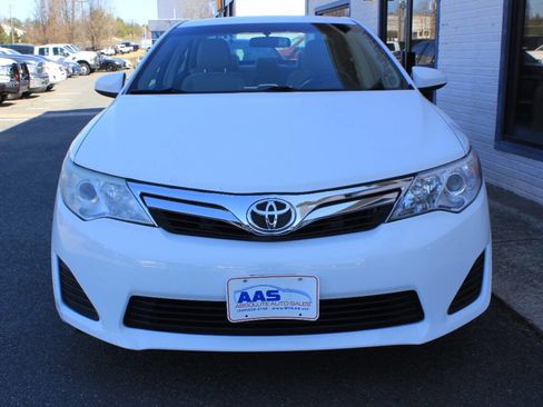Used 2012 Toyota Camry LE image 4