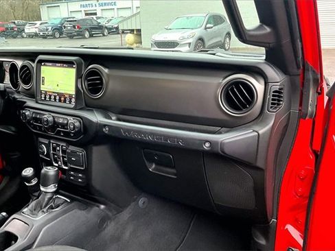 Used 2021 Jeep Wrangler Unlimited Willys image 16