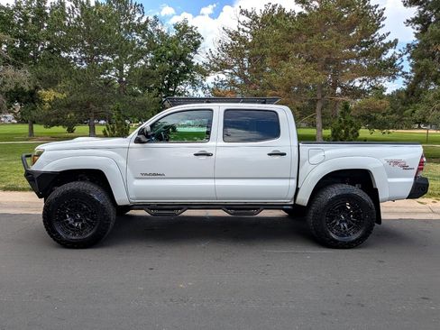 Used 2014 Toyota Tacoma 4x4 Double Cab image 3
