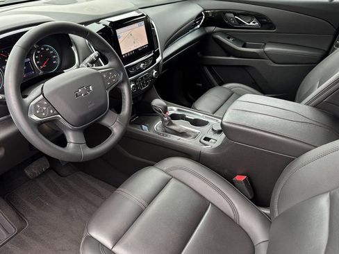 Used 2023 Chevrolet Traverse RS w/ LPO, Cargo Package FWD image 10