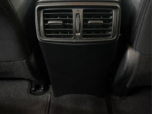 Used 2018 Nissan Rogue SV AWD/4WD image 28