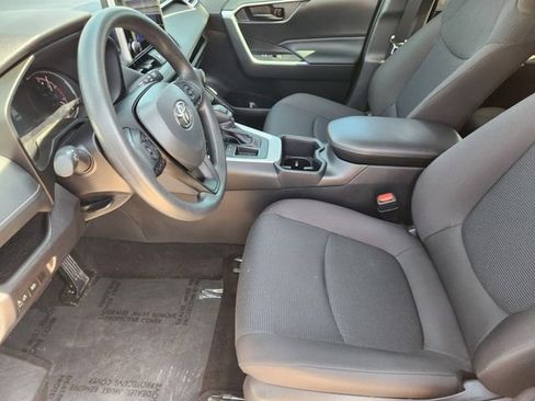 Used 2025 Toyota RAV4 LE image 9