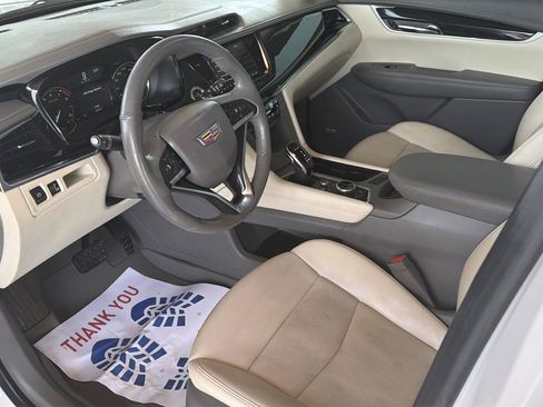 Used 2021 Cadillac XT6 Premium Luxury FWD image 12