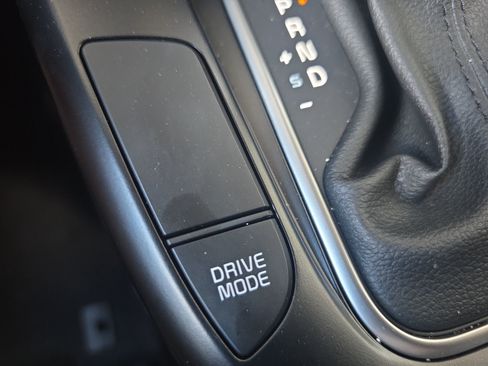Certified 2025 Kia Soul LX w/ LX Technology Package FWD image 17
