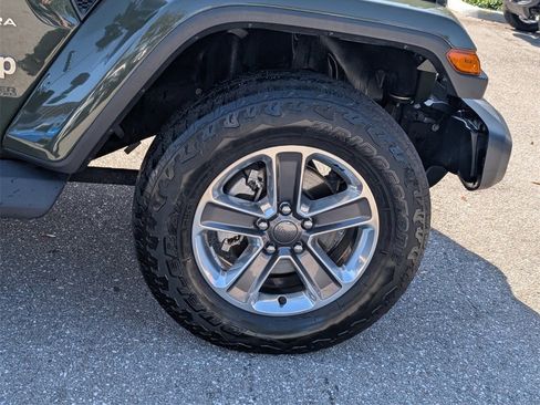 Used 2021 Jeep Wrangler Unlimited Sahara image 9