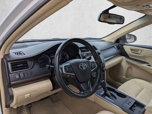 Certified 2016 Toyota Camry XLE w/ Moonroof Package image 9