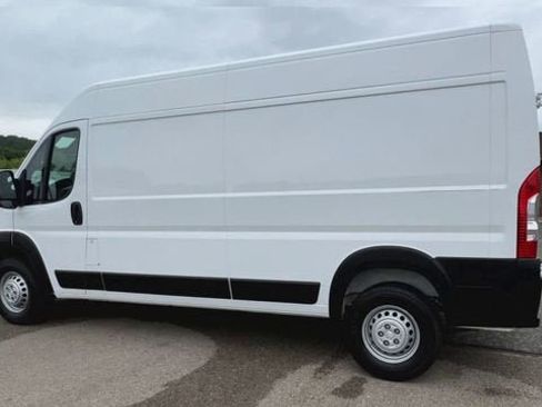 Used 2025 RAM ProMaster 2500 w/ Convenience Group FWD image 6