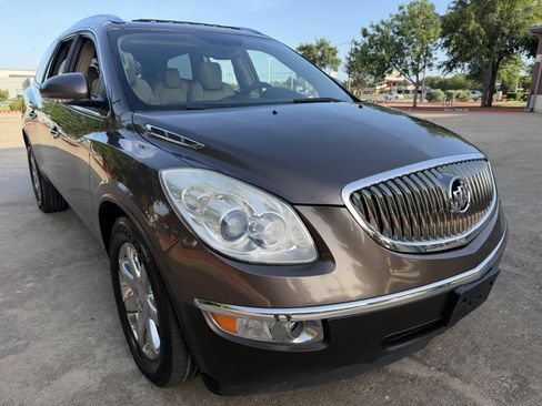 Used 2008 Buick Enclave CXL w/ Entertainment Package #2 FWD image 1