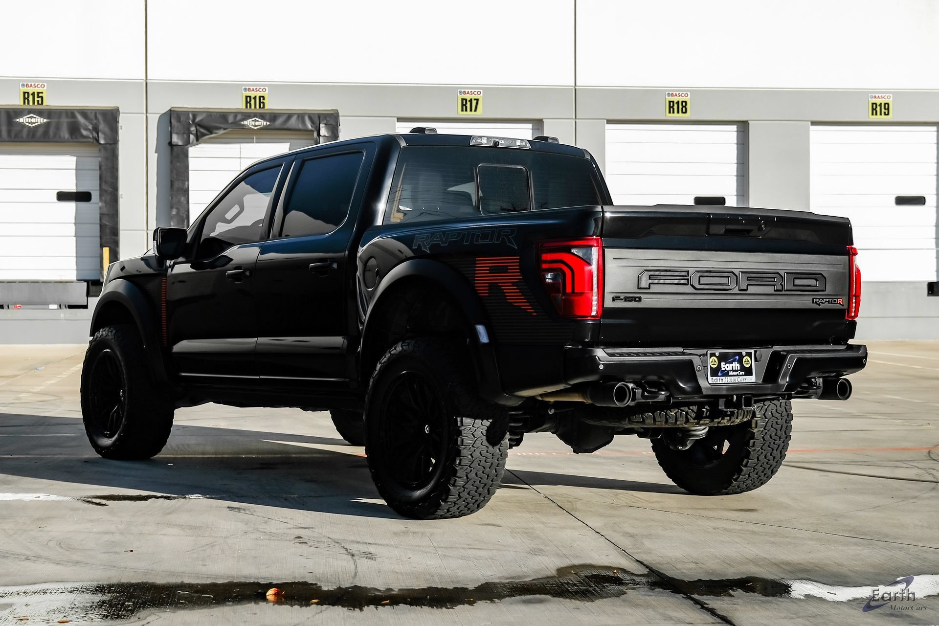 Used 2025 Ford F150 Raptor w/ Equipment Group 803A Raptor R AWD/4WD image 8