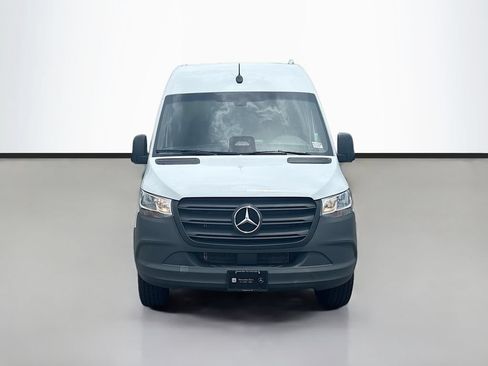 Used 2025 Mercedes-Benz Sprinter 2500 image 8
