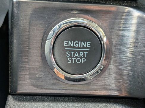 Certified 2026 Ford F250 Lariat w/ Black Appearance Package image 32