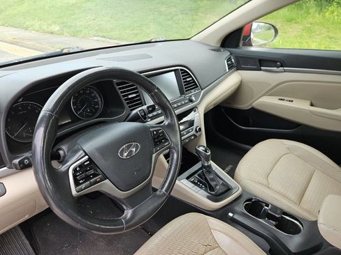 Used 2017 Hyundai Elantra Limited w/ Limited Tech Package 04 image 10