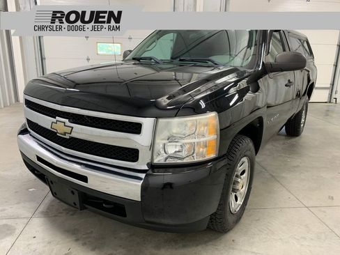 Used 2011 Chevrolet Silverado 1500 W/T w/ LS Package AWD/4WD image 1
