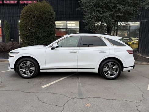 Used 2022 Genesis GV70 3.5T Sport w/ Sport Advanced Package image 9