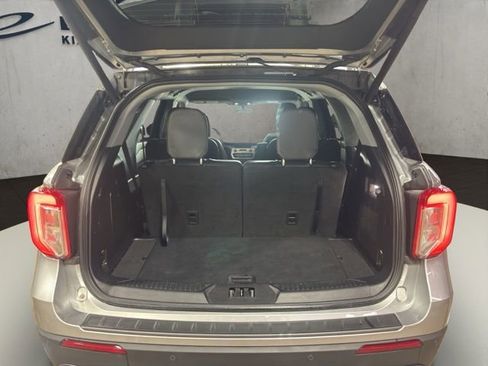 Used 2023 Ford Explorer XLT w/ Equipment Group 202A AWD/4WD image 21