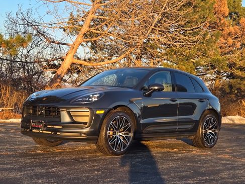 Used 2025 Porsche Macan image 38
