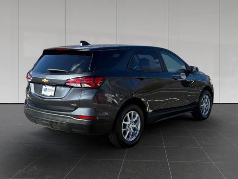 Used 2022 Chevrolet Equinox LS w/ LS Convenience Package AWD/4WD image 5