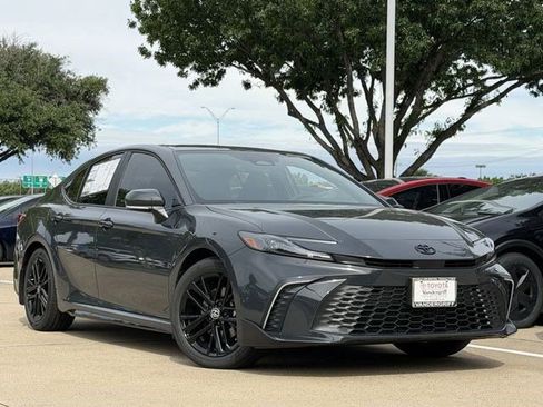 New 2026 Toyota Camry SE FWD image 2