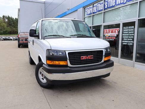 New 2026 GMC Savana 2500 w/ Enhanced Convenience Package RWD image 28