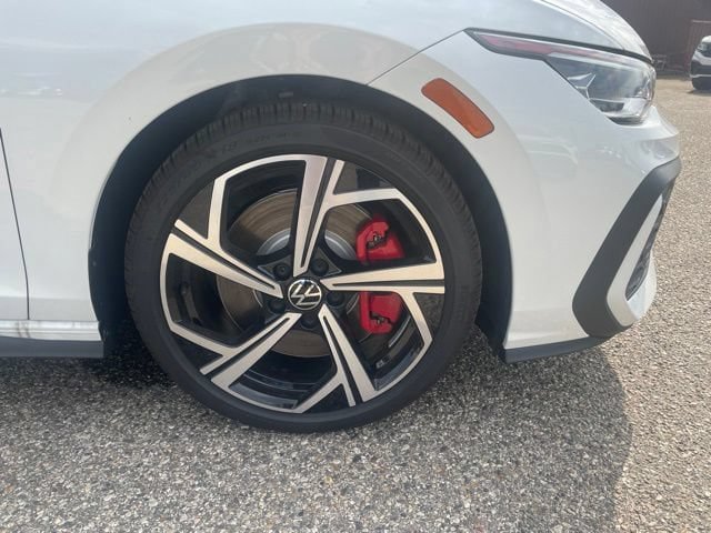 New 2026 Volkswagen GTI SE FWD image 10