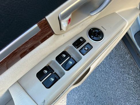 Used 2008 Hyundai Santa Fe GLS image 16