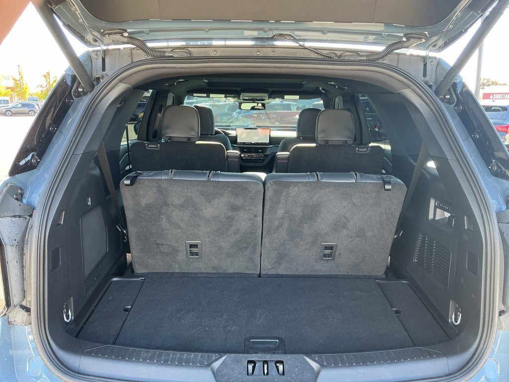 Used 2025 Ford Explorer ST w/ Sun And Sound Package AWD/4WD image 32