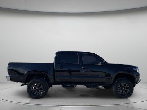 Used 2023 Toyota Tacoma SR5 RWD image 2