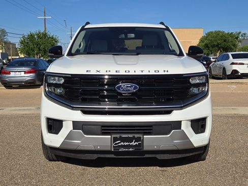 Used 2025 Ford Expedition Platinum w/ Platinum Ultimate Package image 10