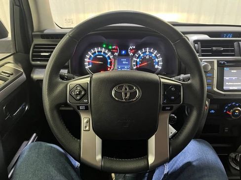 Used 2016 Toyota 4Runner SR5 Premium AWD/4WD image 17